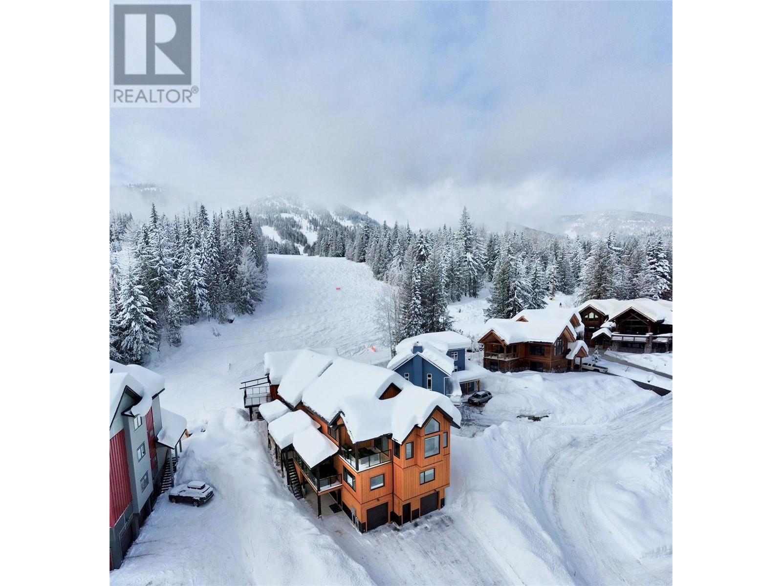 2001 Crest Road Unit# B, Rossland, British Columbia  V0G 1Y0 - Photo 1 - 10336167