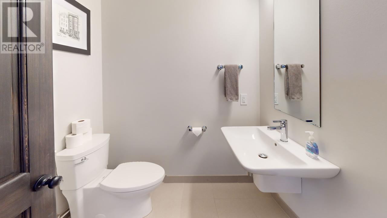 2001 Crest Road Unit# B, Rossland, British Columbia  V0G 1Y0 - Photo 24 - 10336167