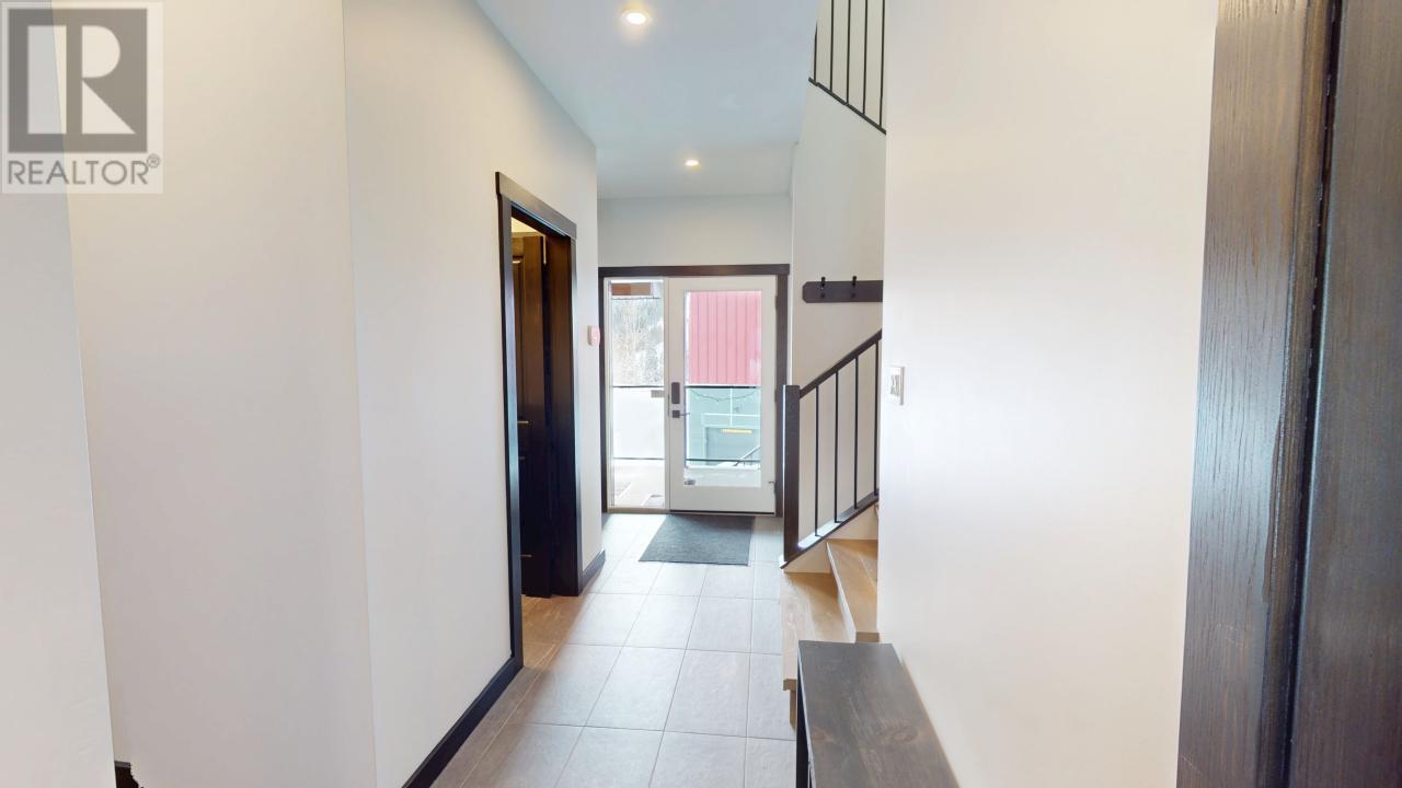 2001 Crest Road Unit# B, Rossland, British Columbia  V0G 1Y0 - Photo 29 - 10336167