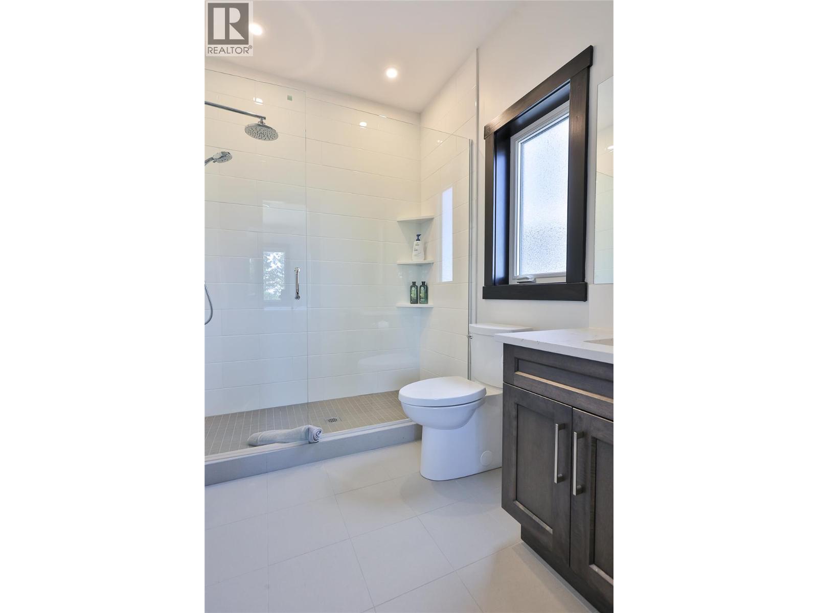 2001 Crest Road Unit# B, Rossland, British Columbia  V0G 1Y0 - Photo 49 - 10336167