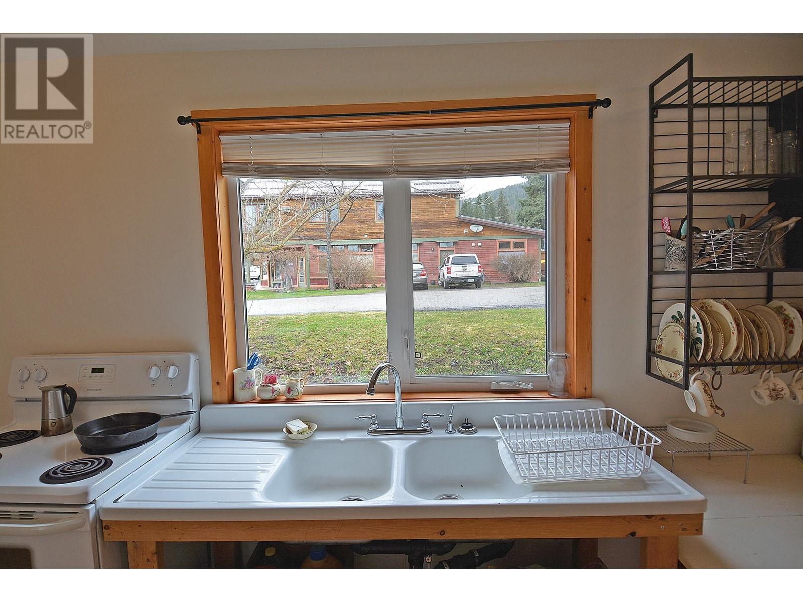 124 Lake Avenue, Silverton, British Columbia  V0G 1S0 - Photo 13 - 10336864