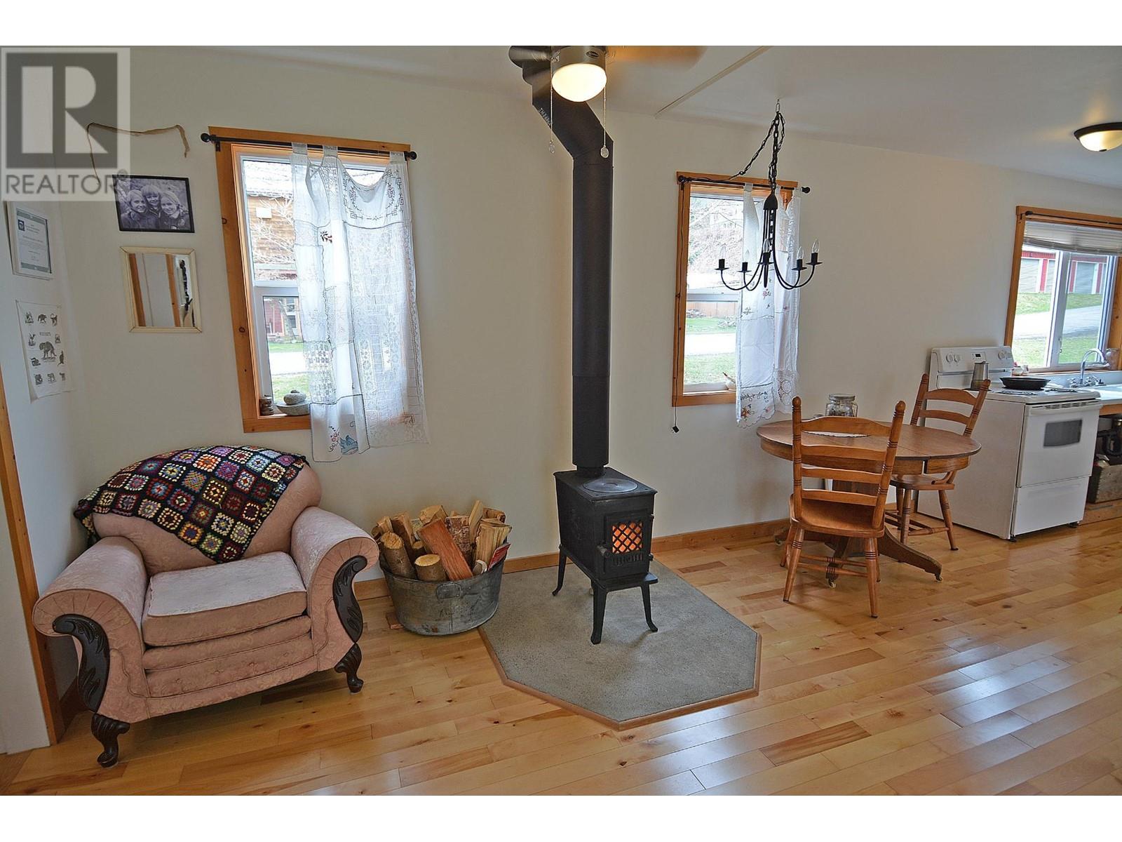 124 Lake Avenue, Silverton, British Columbia  V0G 1S0 - Photo 7 - 10336864