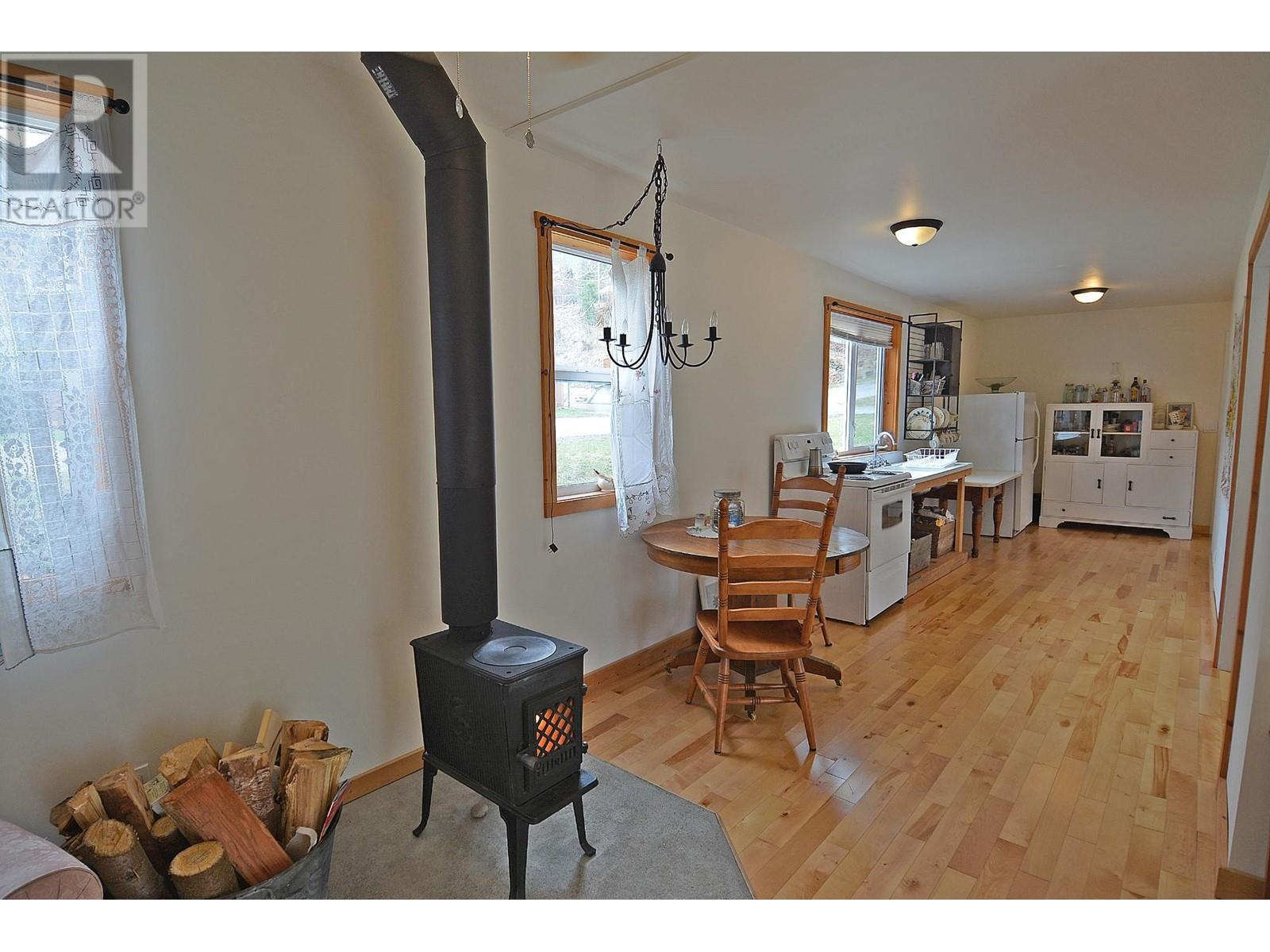 124 Lake Avenue, Silverton, British Columbia  V0G 1S0 - Photo 8 - 10336864