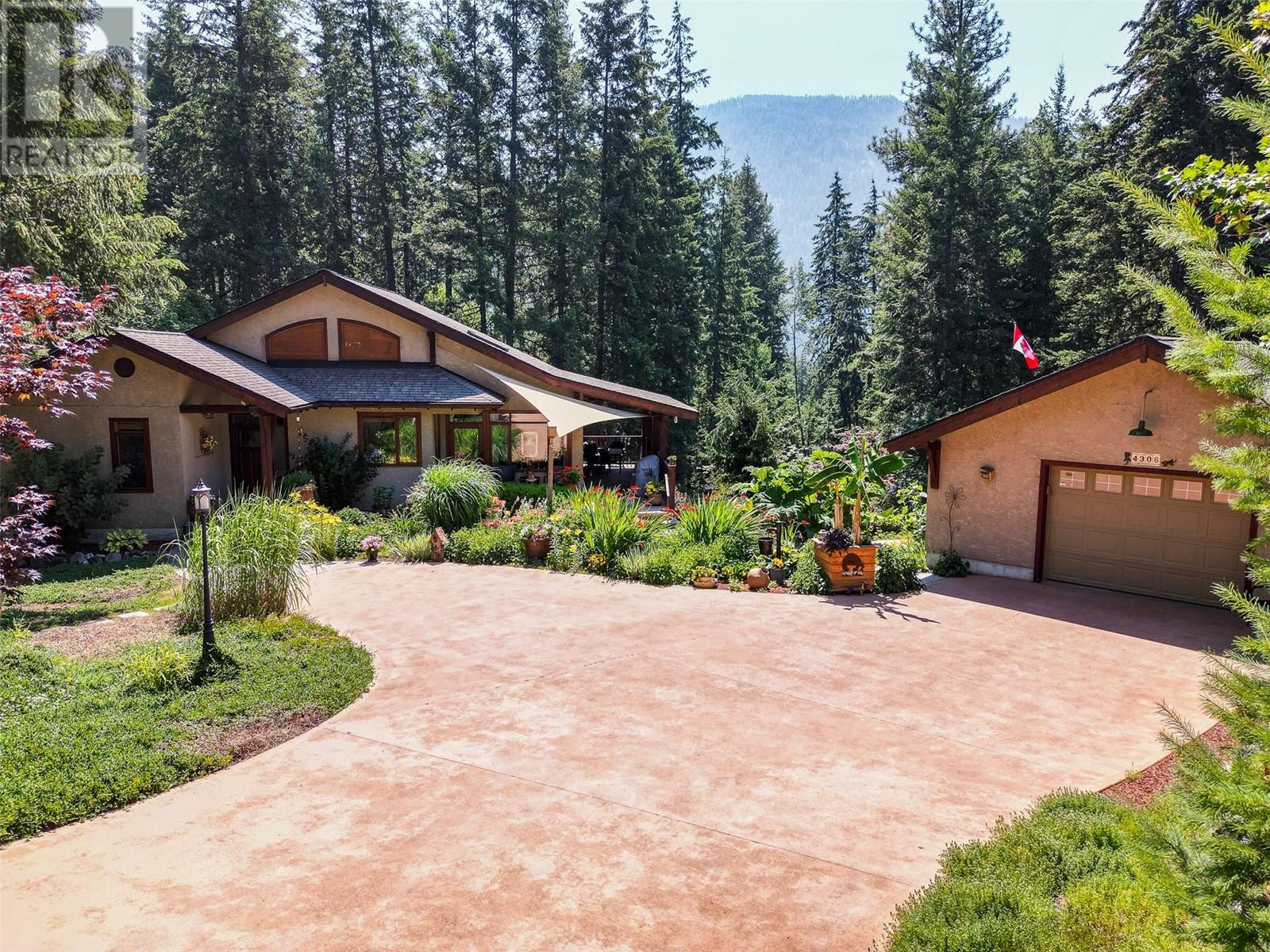 4306 View Ridge Road, Nelson, British Columbia  V0G 2G3 - Photo 3 - 10336997