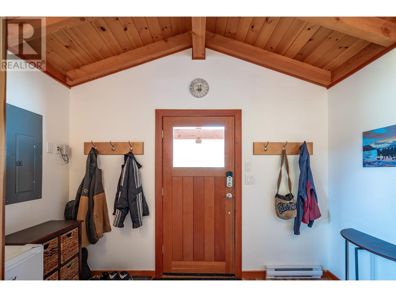 296 Full Moon Road, Rosebery, British Columbia  V0G 1S1 - Photo 11 - 10336315