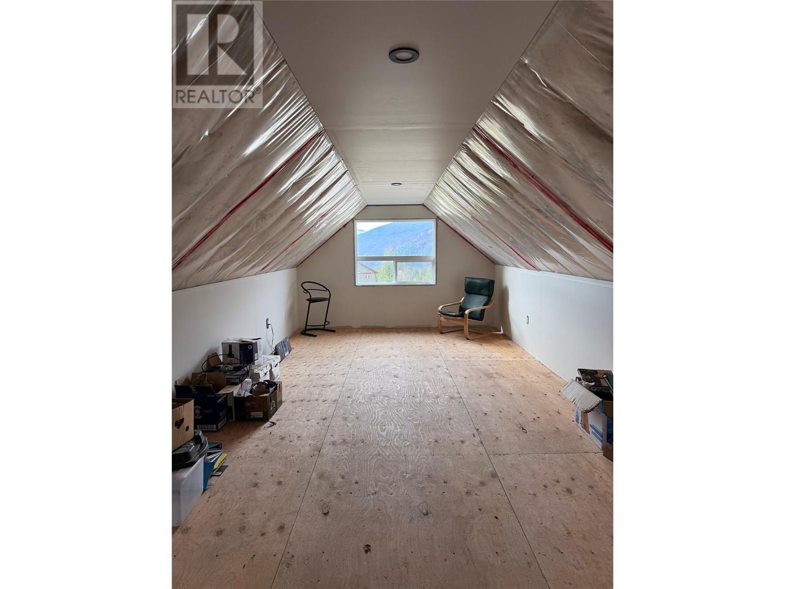 296 Full Moon Road, Rosebery, British Columbia  V0G 1S1 - Photo 35 - 10336315