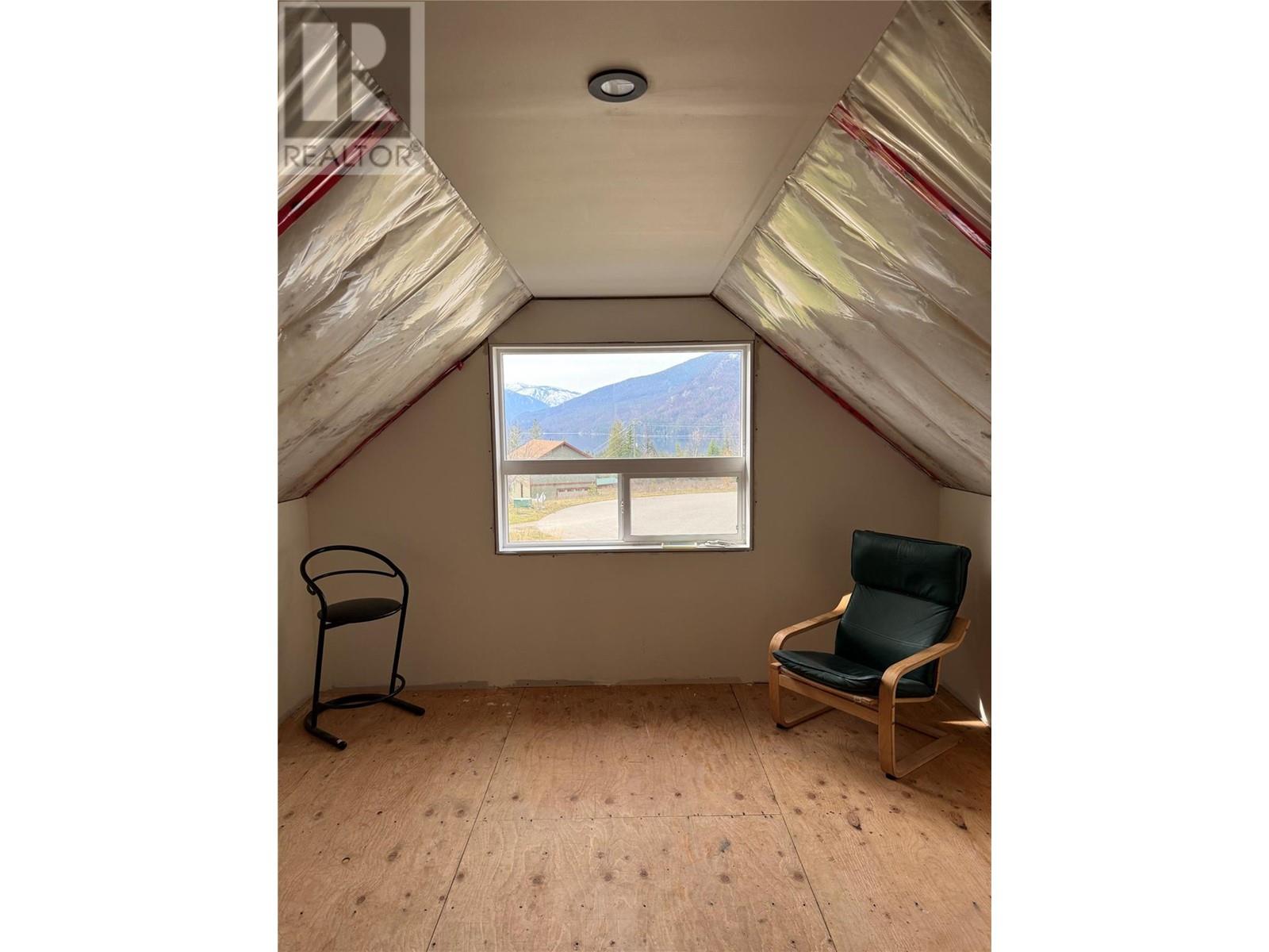296 Full Moon Road, Rosebery, British Columbia  V0G 1S1 - Photo 36 - 10336315