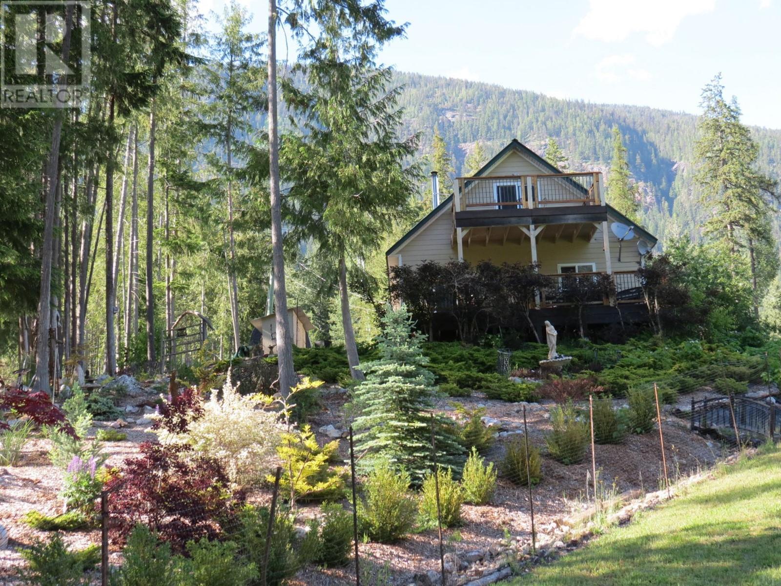 240 Arrow Park Demars Road, Nakusp, British Columbia  V0G 1R1 - Photo 1 - 10337302