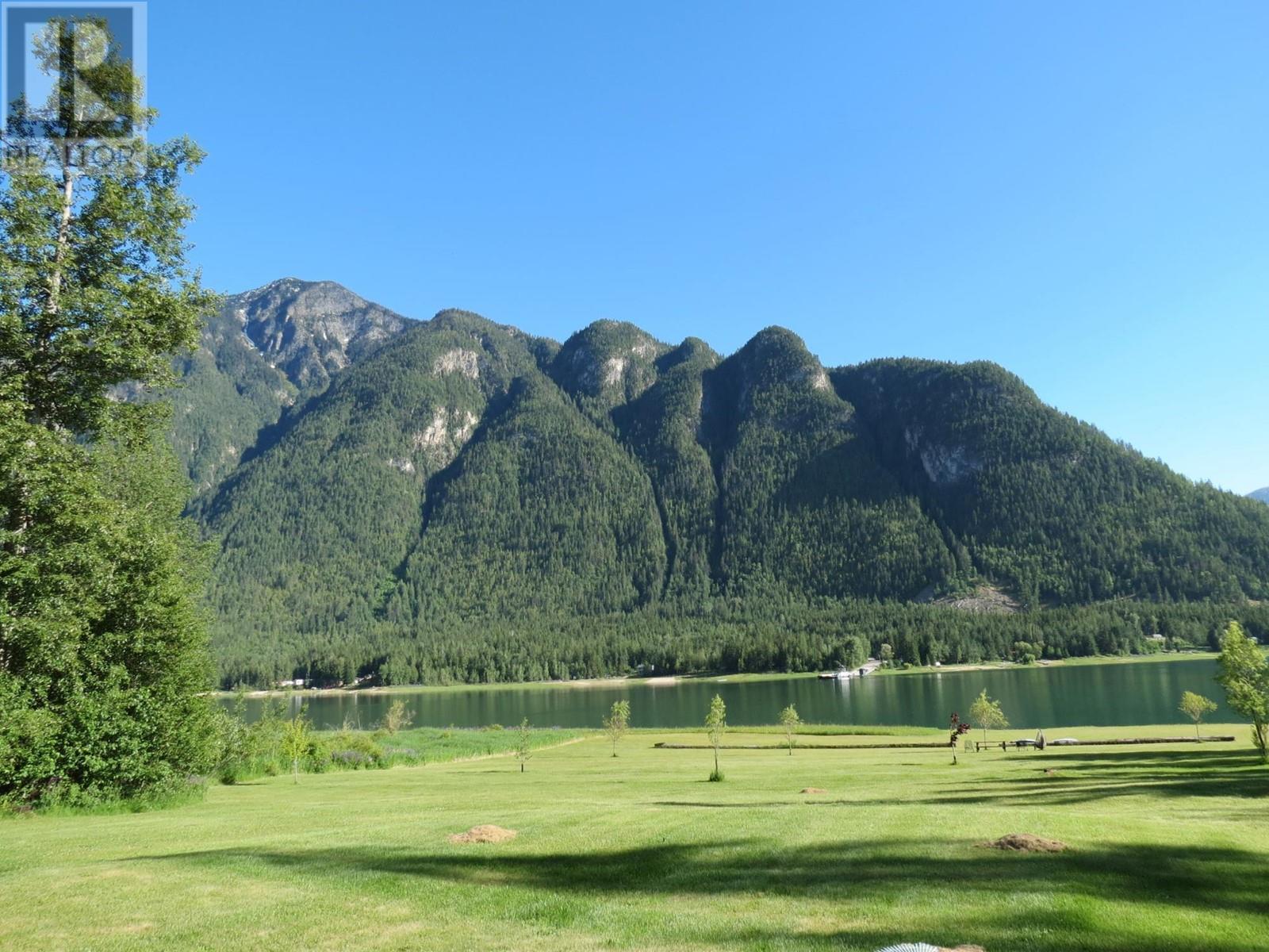 240 Arrow Park Demars Road, Nakusp, British Columbia  V0G 1R1 - Photo 3 - 10337302