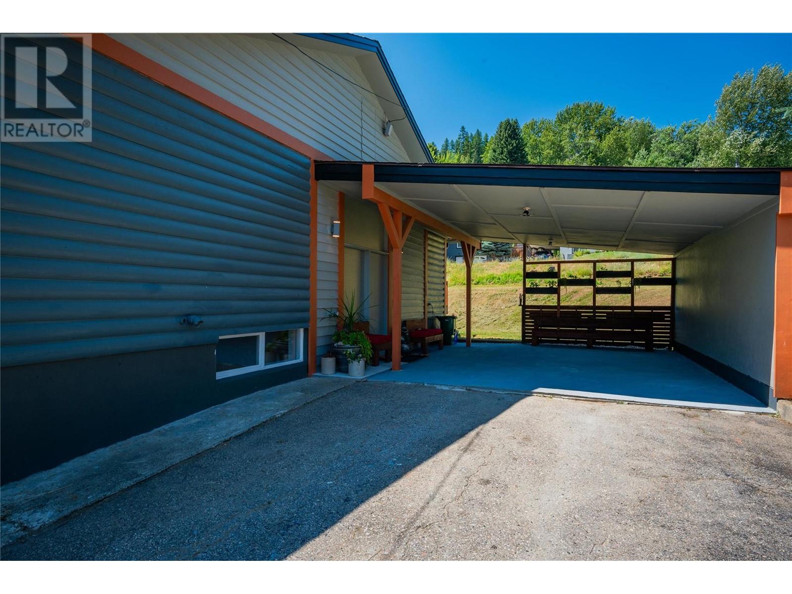 1845 Third Street, Fruitvale, British Columbia  V0G 1L0 - Photo 28 - 10337160