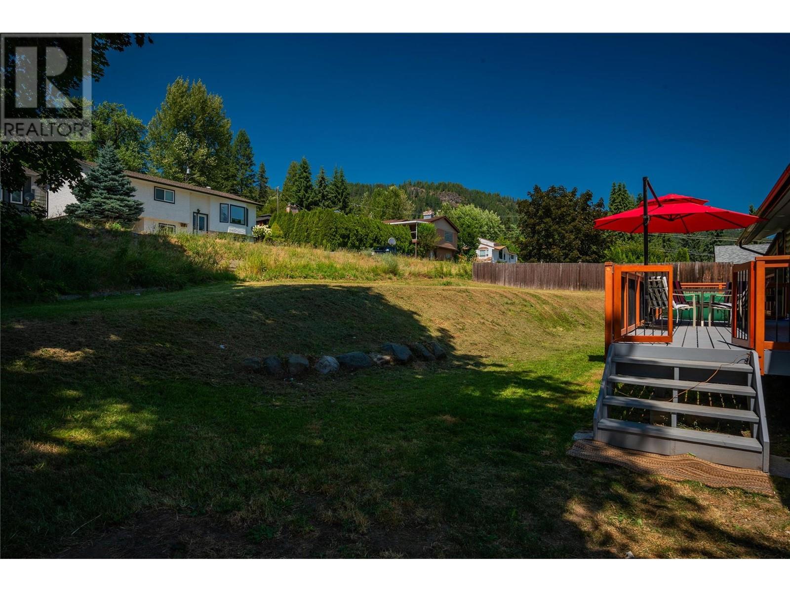 1845 Third Street, Fruitvale, British Columbia  V0G 1L0 - Photo 35 - 10337160