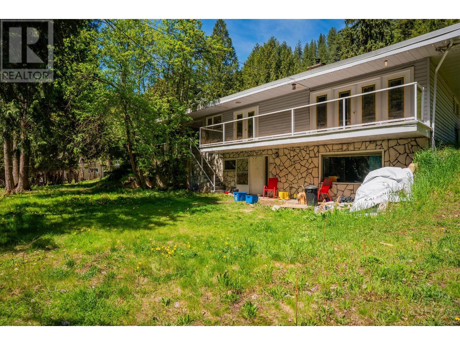 3650 Place Road, Crescent Valley, British Columbia  V0G 1H0 - Photo 1 - 10336813