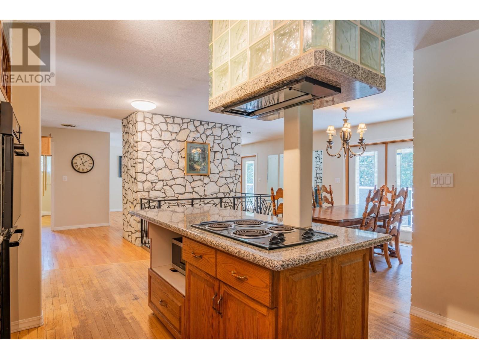 3650 Place Road, Crescent Valley, British Columbia  V0G 1H0 - Photo 16 - 10336813