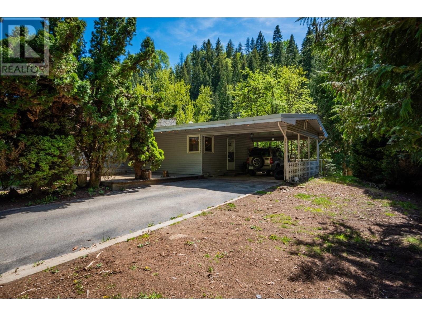 3650 Place Road, Crescent Valley, British Columbia  V0G 1H0 - Photo 4 - 10336813