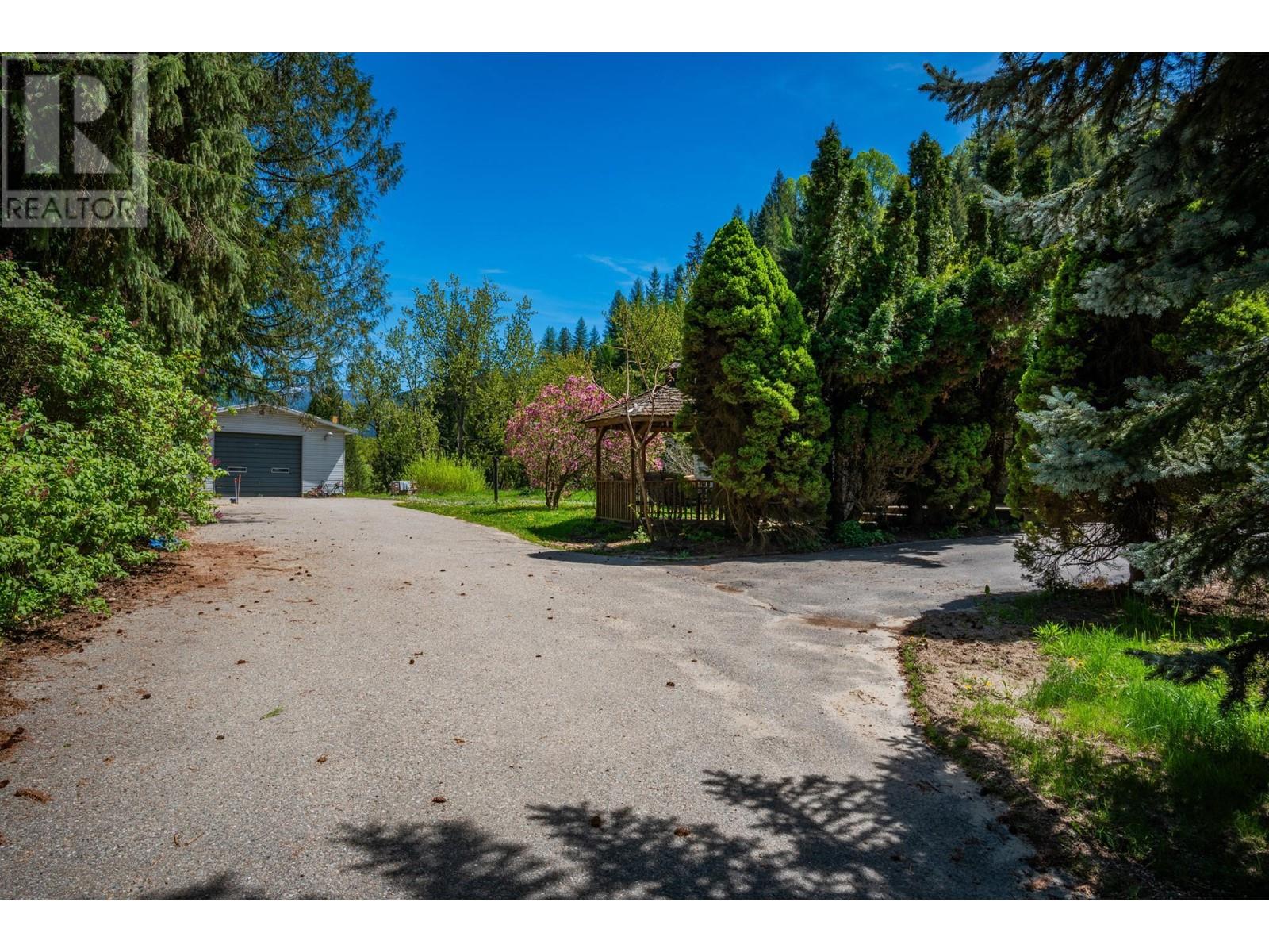 3650 Place Road, Crescent Valley, British Columbia  V0G 1H0 - Photo 8 - 10336813