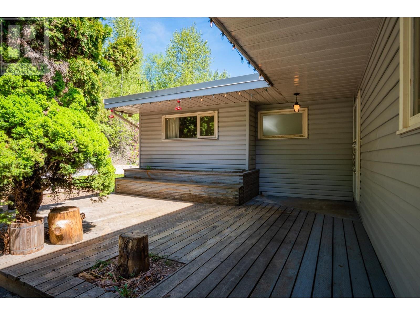 3650 Place Road, Crescent Valley, British Columbia  V0G 1H0 - Photo 9 - 10336813