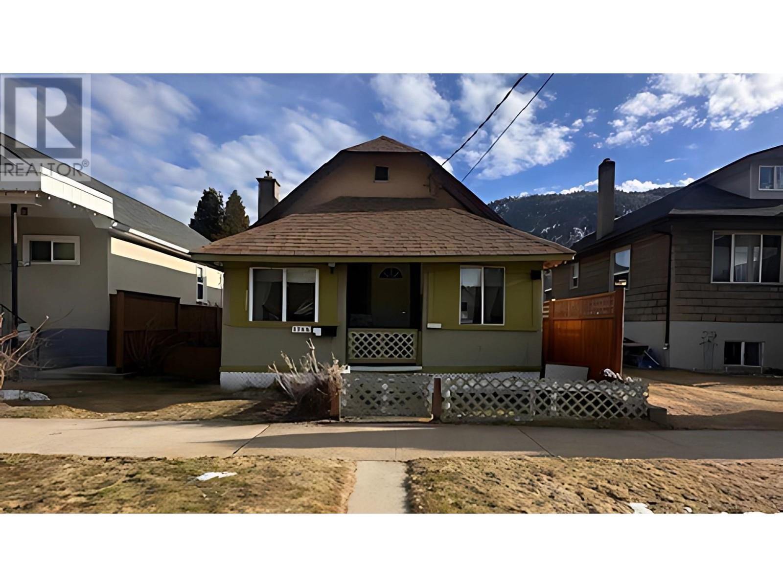 1744 Noran Street, Trail, British Columbia  V1R 1W9 - Photo 1 - 10337208