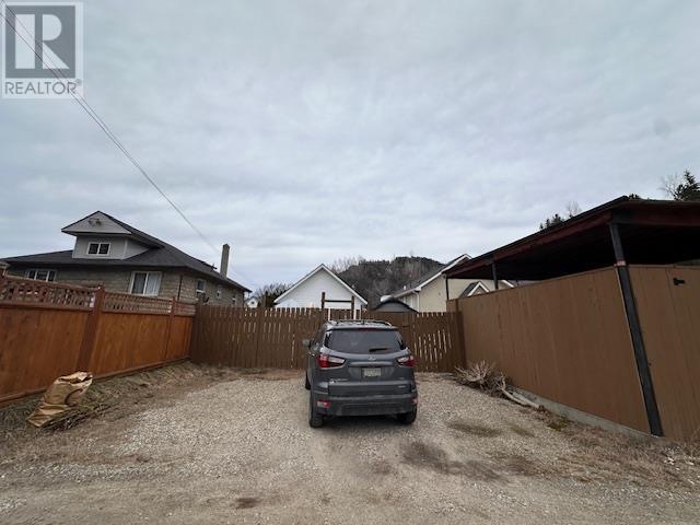 1744 Noran Street, Trail, British Columbia  V1R 1W9 - Photo 10 - 10337208