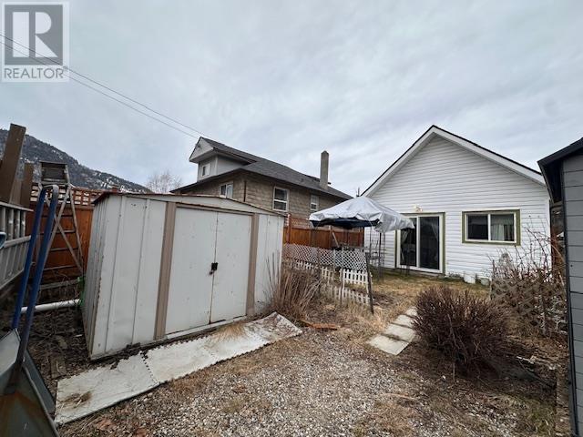1744 Noran Street, Trail, British Columbia  V1R 1W9 - Photo 11 - 10337208