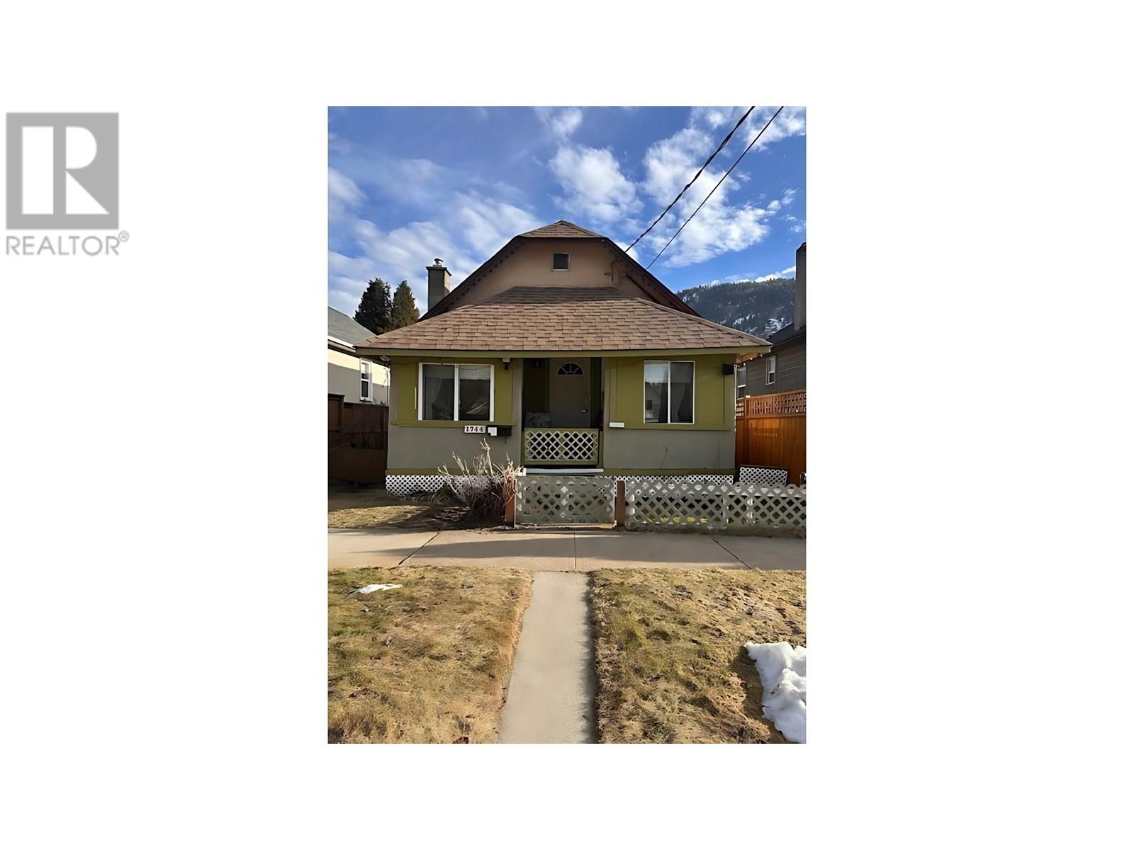 1744 Noran Street, Trail, British Columbia  V1R 1W9 - Photo 2 - 10337208