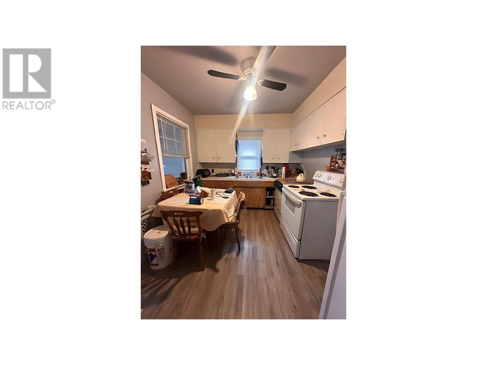 1744 Noran Street, Trail, British Columbia  V1R 1W9 - Photo 4 - 10337208