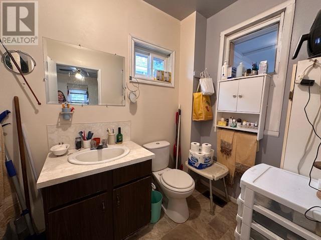 1744 Noran Street, Trail, British Columbia  V1R 1W9 - Photo 8 - 10337208