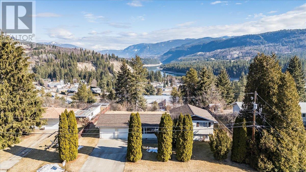 1309 6th Street, Genelle, British Columbia  V0G 1G0 - Photo 1 - 10335658