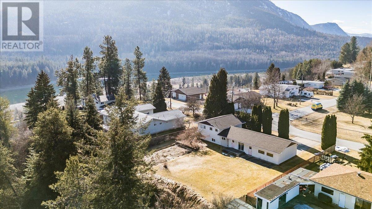 1309 6th Street, Genelle, British Columbia  V0G 1G0 - Photo 2 - 10335658