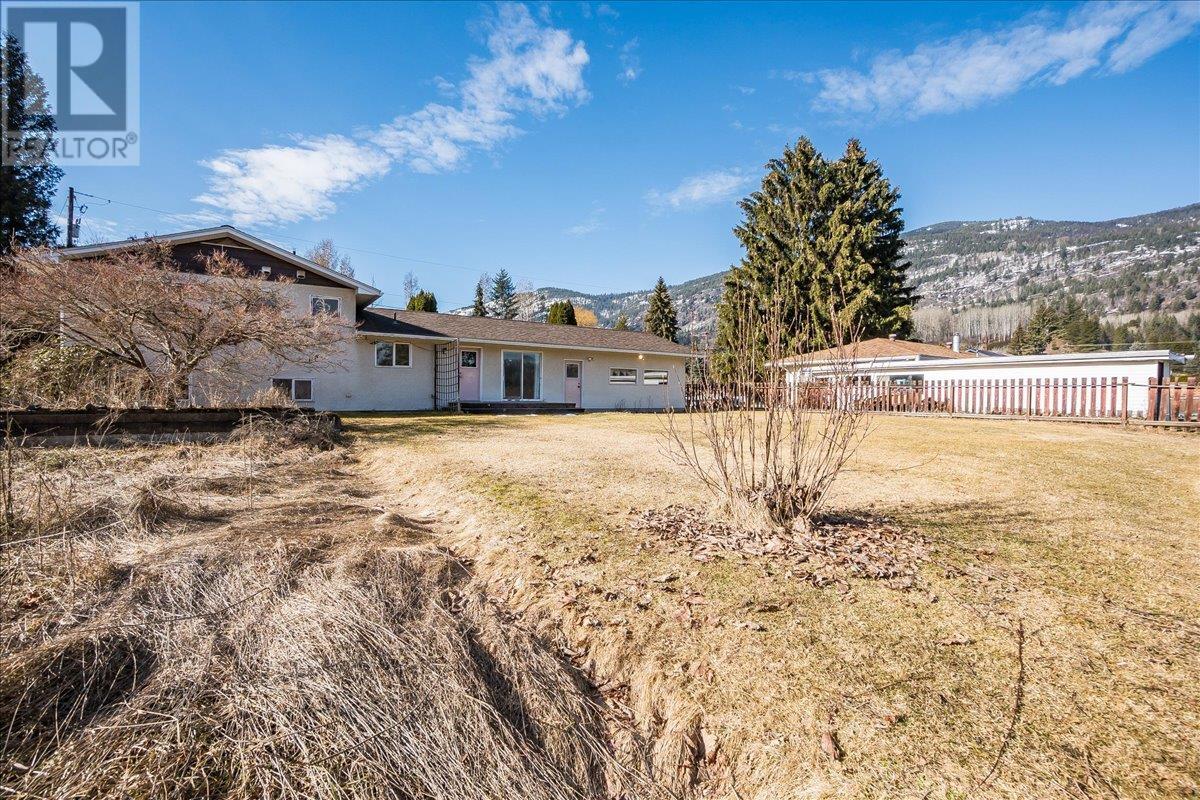 1309 6th Street, Genelle, British Columbia  V0G 1G0 - Photo 6 - 10335658