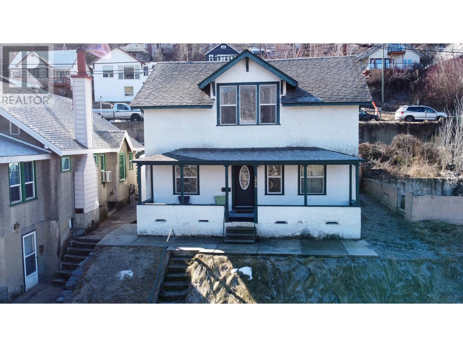 1860 Oak Street, Trail, British Columbia  V1R 3Z6 - Photo 1 - 10338000