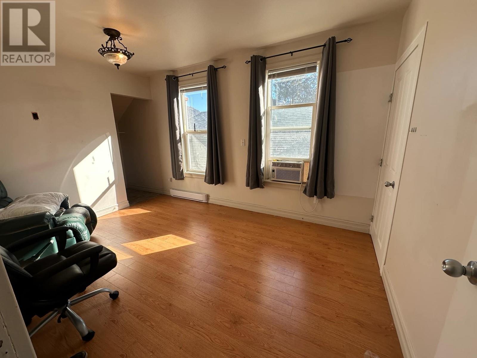 1860 Oak Street, Trail, British Columbia  V1R 3Z6 - Photo 11 - 10338000