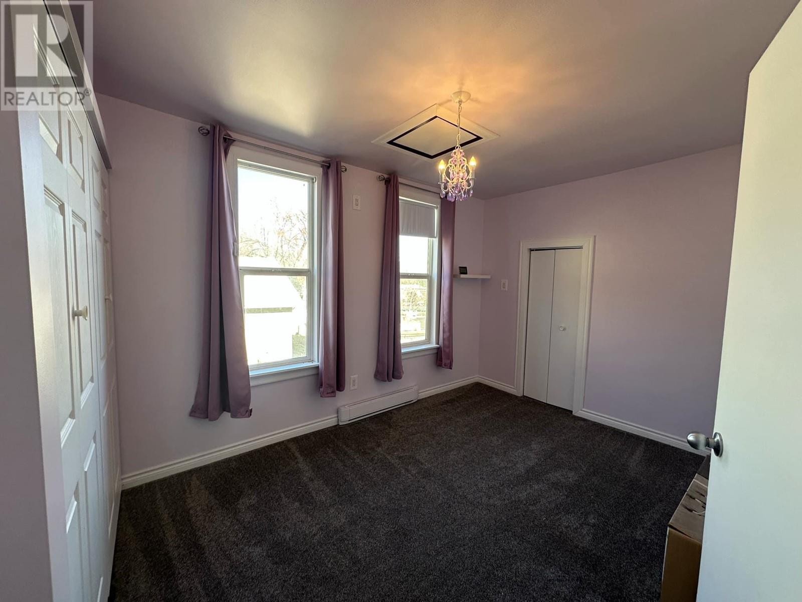 1860 Oak Street, Trail, British Columbia  V1R 3Z6 - Photo 14 - 10338000