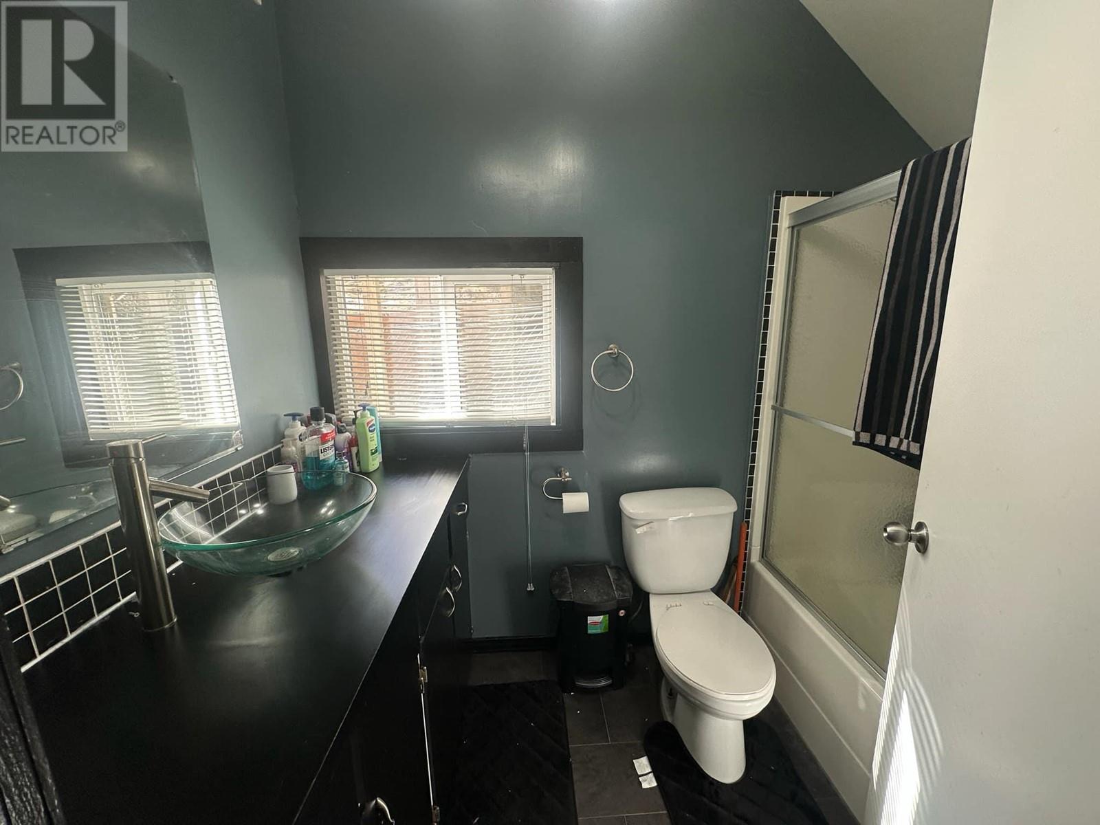 1860 Oak Street, Trail, British Columbia  V1R 3Z6 - Photo 19 - 10338000