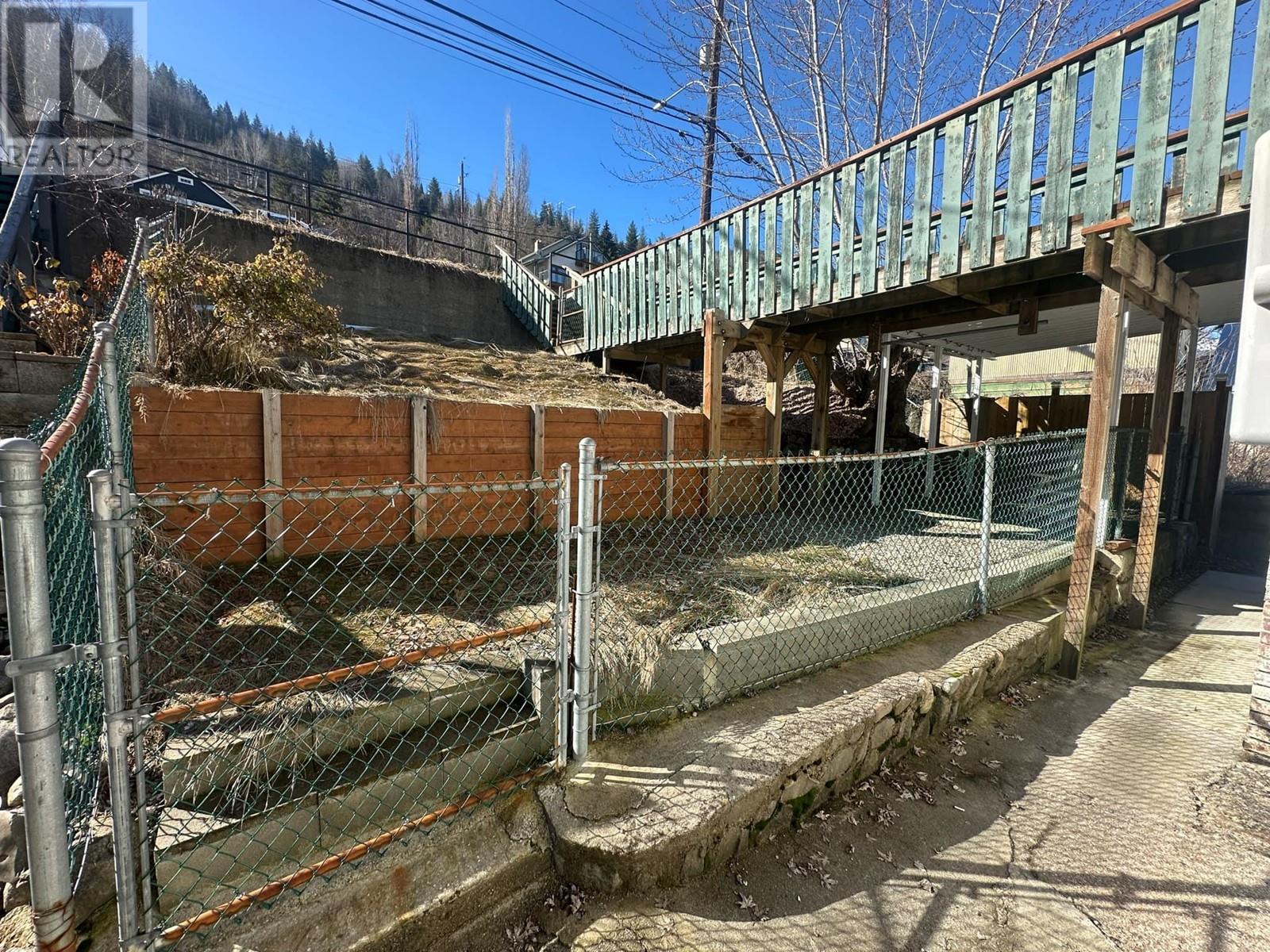 1860 Oak Street, Trail, British Columbia  V1R 3Z6 - Photo 20 - 10338000