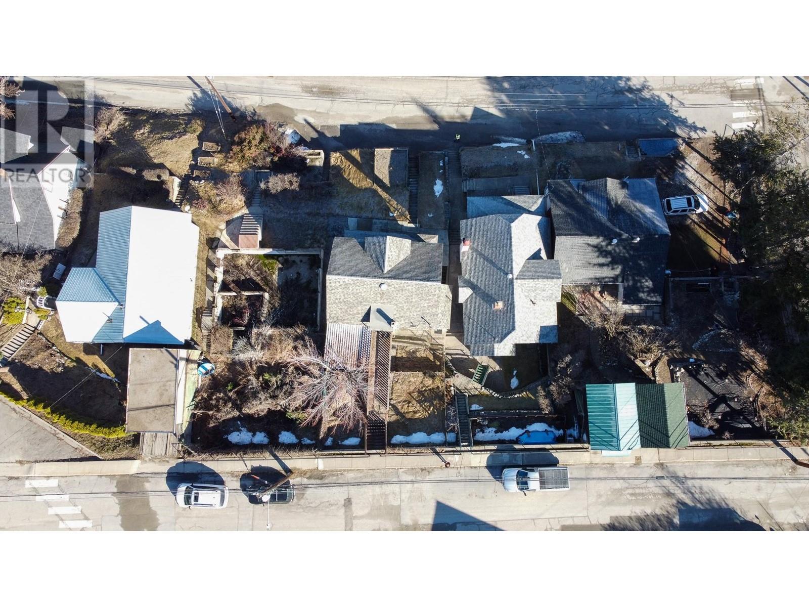 1860 Oak Street, Trail, British Columbia  V1R 3Z6 - Photo 3 - 10338000