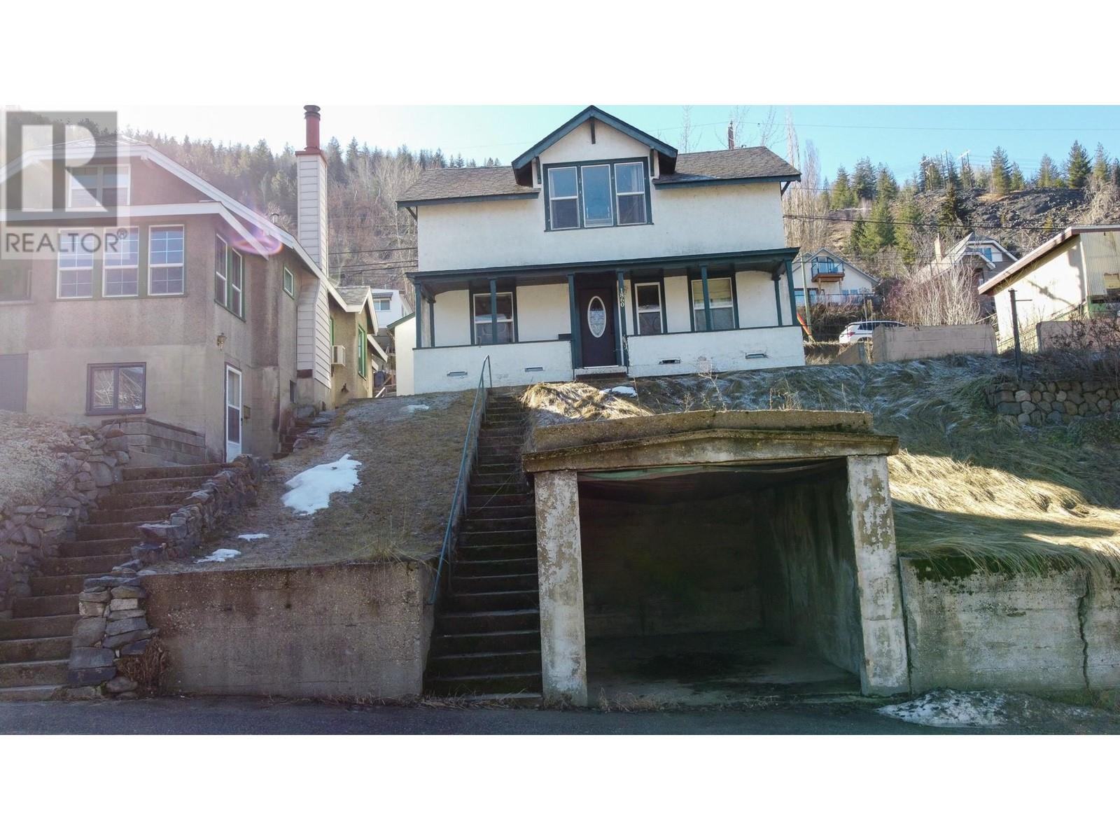 1860 Oak Street, Trail, British Columbia  V1R 3Z6 - Photo 5 - 10338000