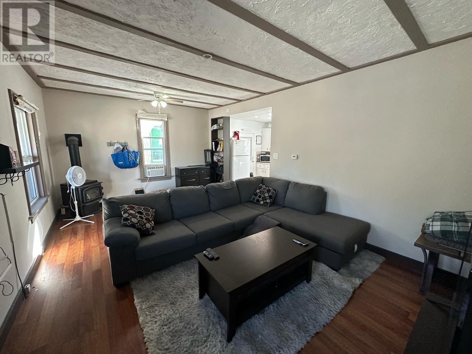 1860 Oak Street, Trail, British Columbia  V1R 3Z6 - Photo 9 - 10338000