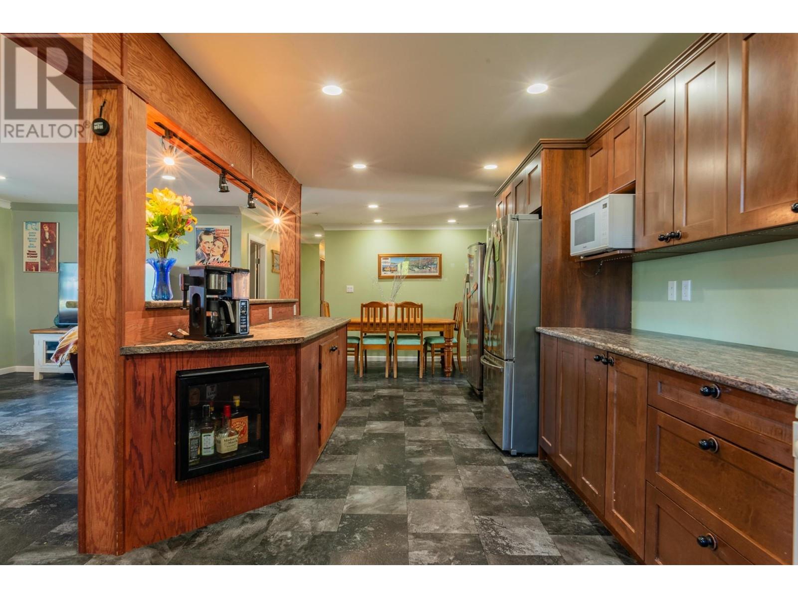 625 11th Avenue, Montrose, British Columbia  V0G 1P0 - Photo 15 - 10338200