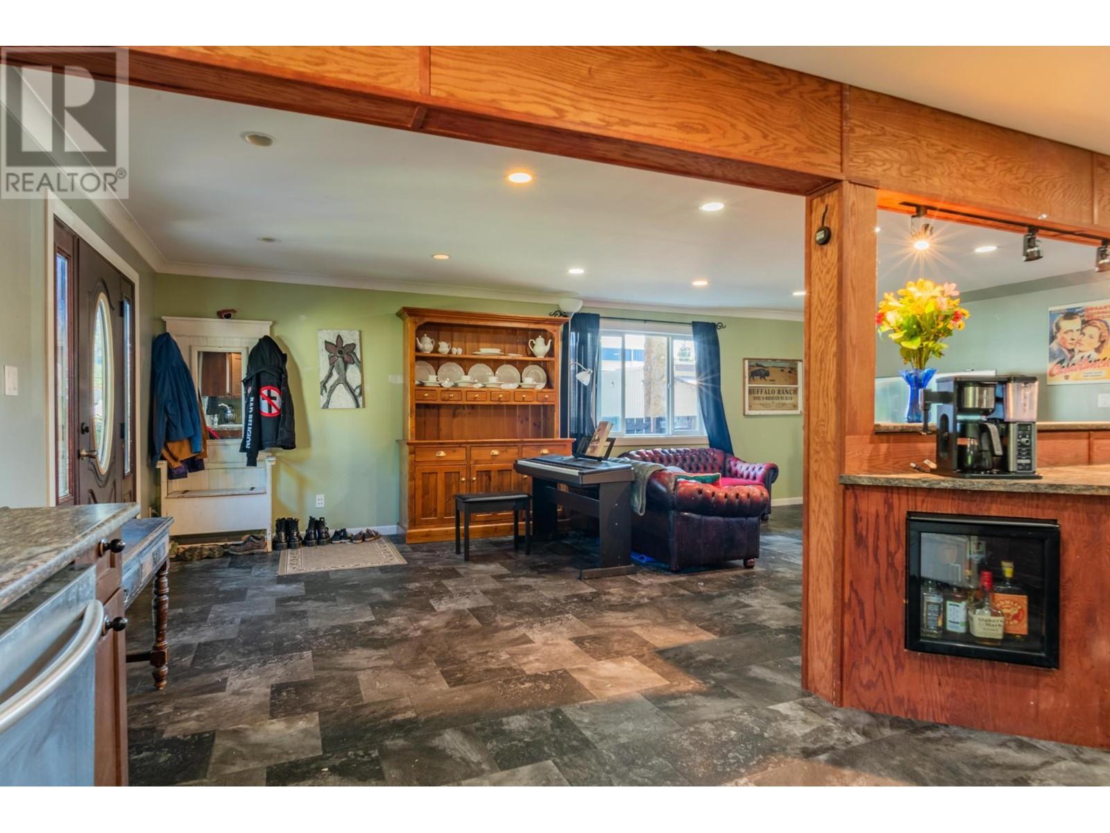 625 11th Avenue, Montrose, British Columbia  V0G 1P0 - Photo 17 - 10338200