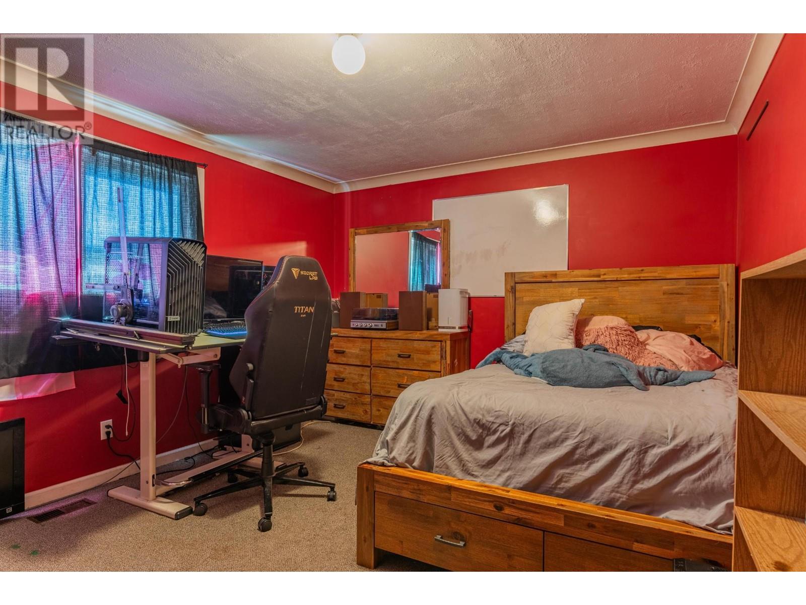 625 11th Avenue, Montrose, British Columbia  V0G 1P0 - Photo 27 - 10338200