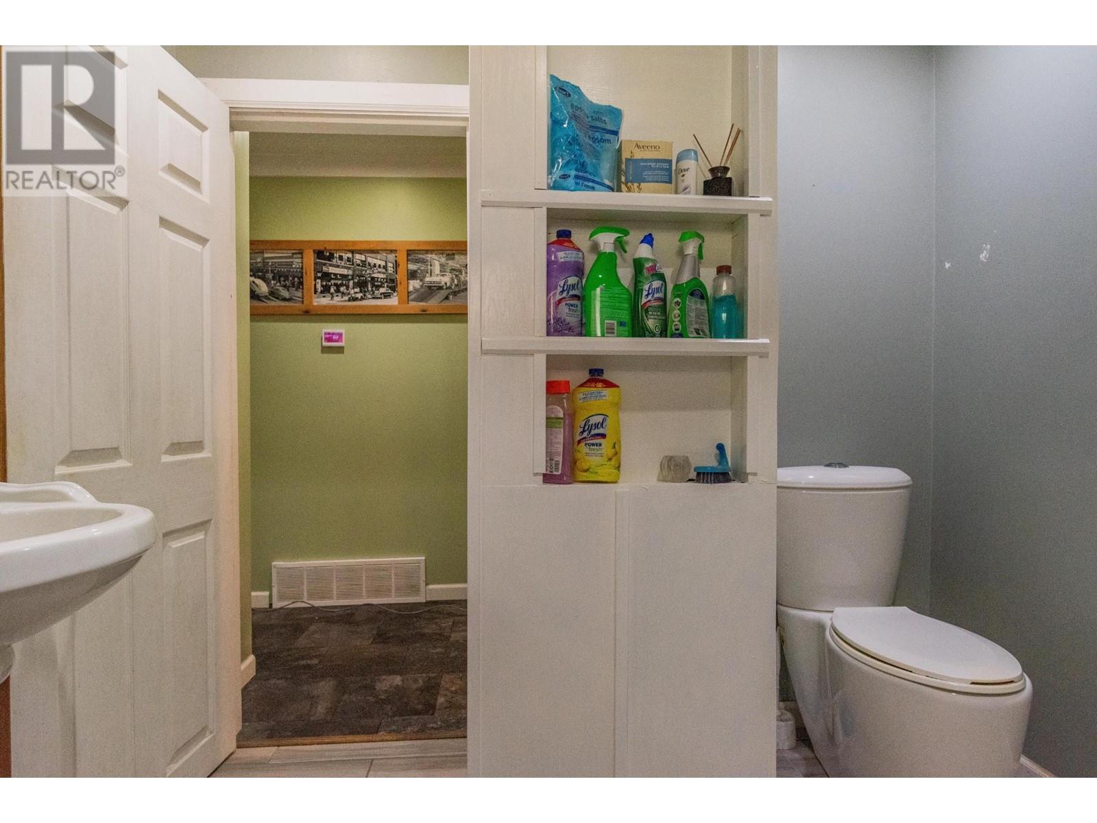 625 11th Avenue, Montrose, British Columbia  V0G 1P0 - Photo 36 - 10338200