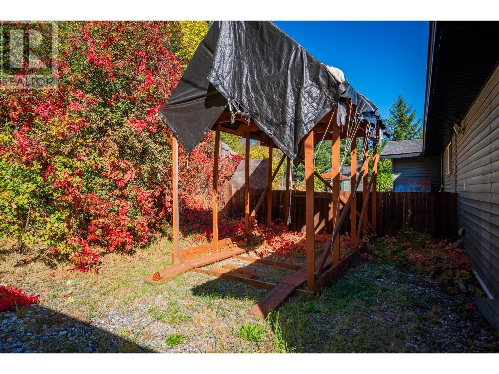625 11th Avenue, Montrose, British Columbia  V0G 1P0 - Photo 39 - 10338200