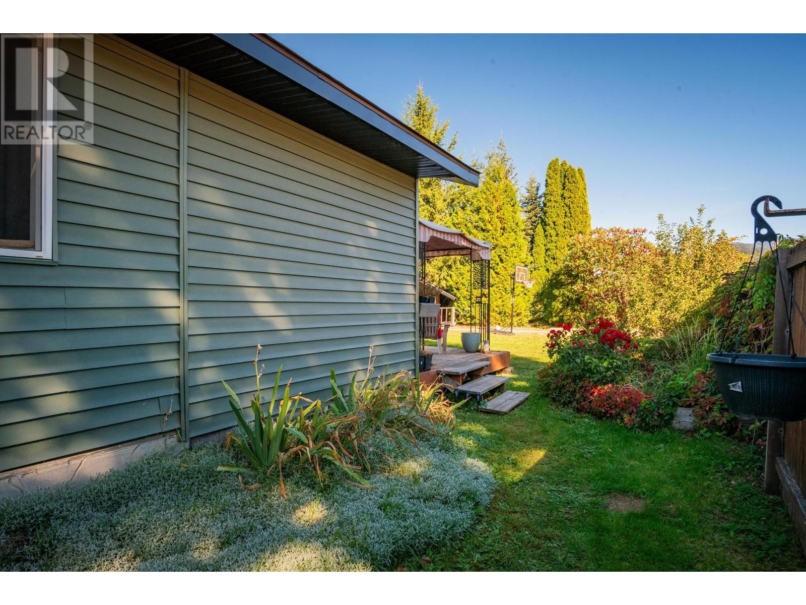 625 11th Avenue, Montrose, British Columbia  V0G 1P0 - Photo 40 - 10338200