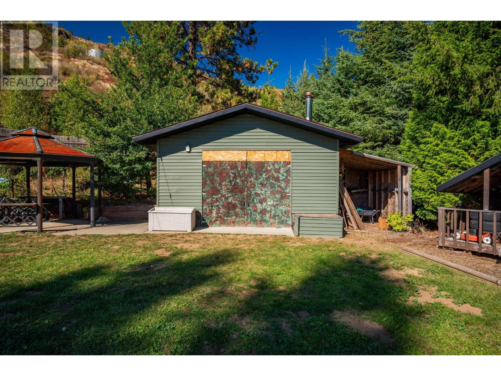 625 11th Avenue, Montrose, British Columbia  V0G 1P0 - Photo 48 - 10338200