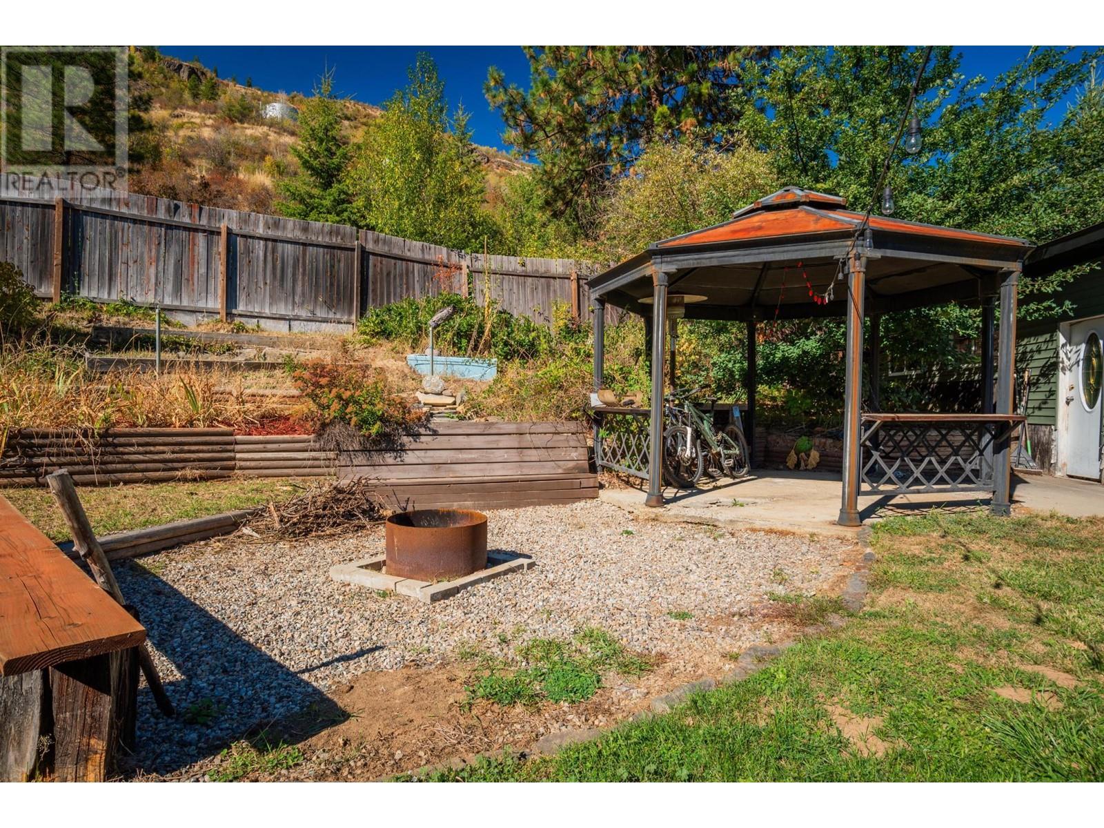 625 11th Avenue, Montrose, British Columbia  V0G 1P0 - Photo 50 - 10338200