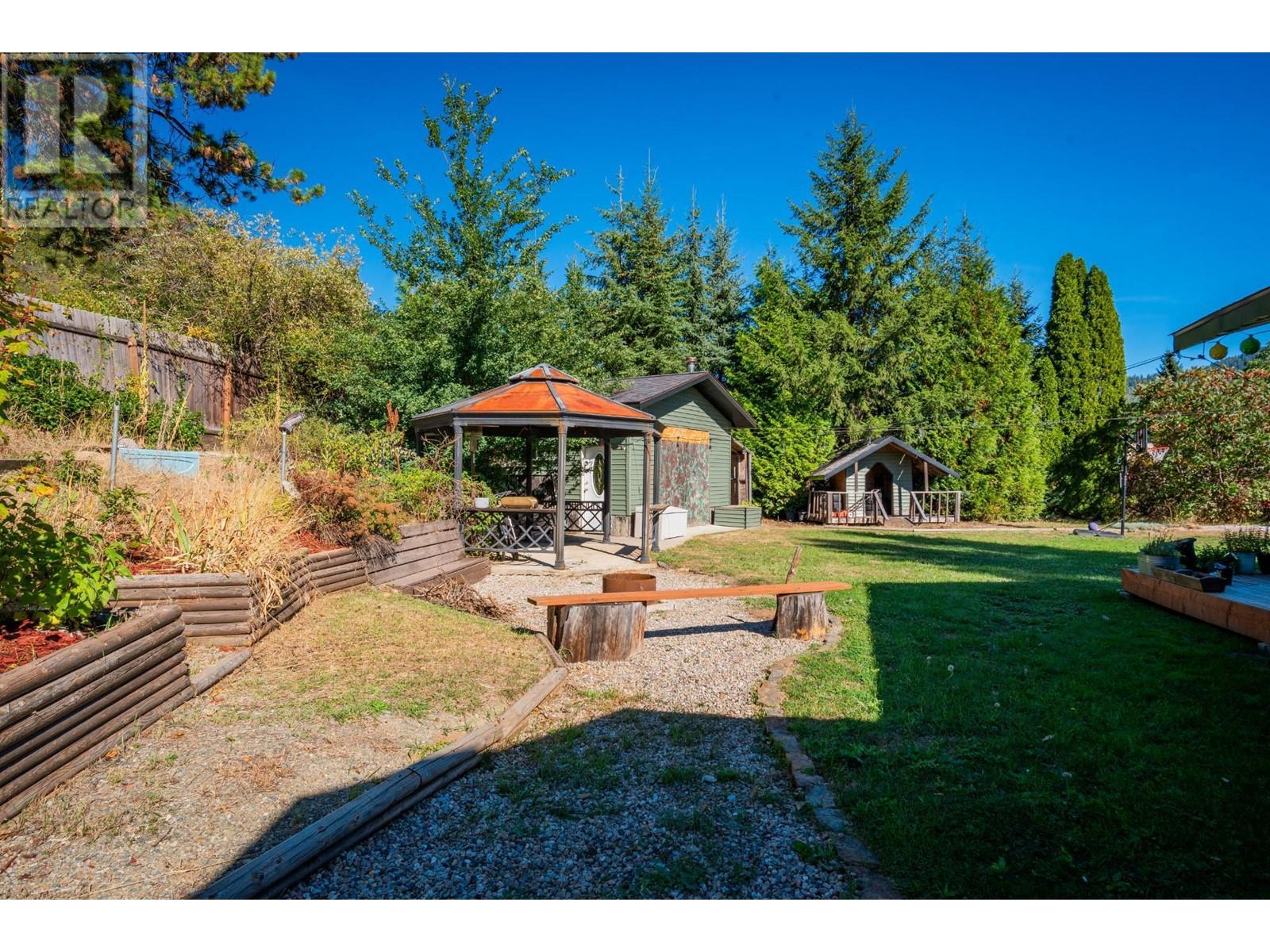 625 11th Avenue, Montrose, British Columbia  V0G 1P0 - Photo 52 - 10338200
