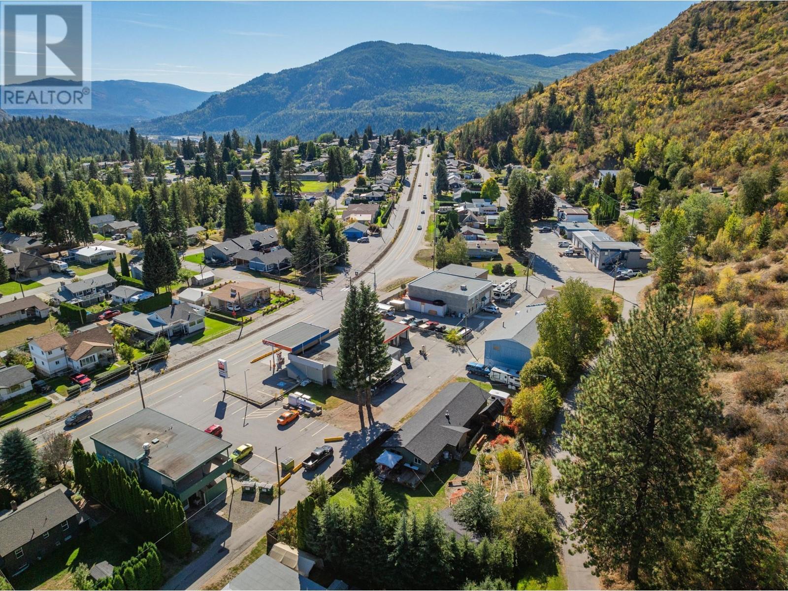625 11th Avenue, Montrose, British Columbia  V0G 1P0 - Photo 8 - 10338200