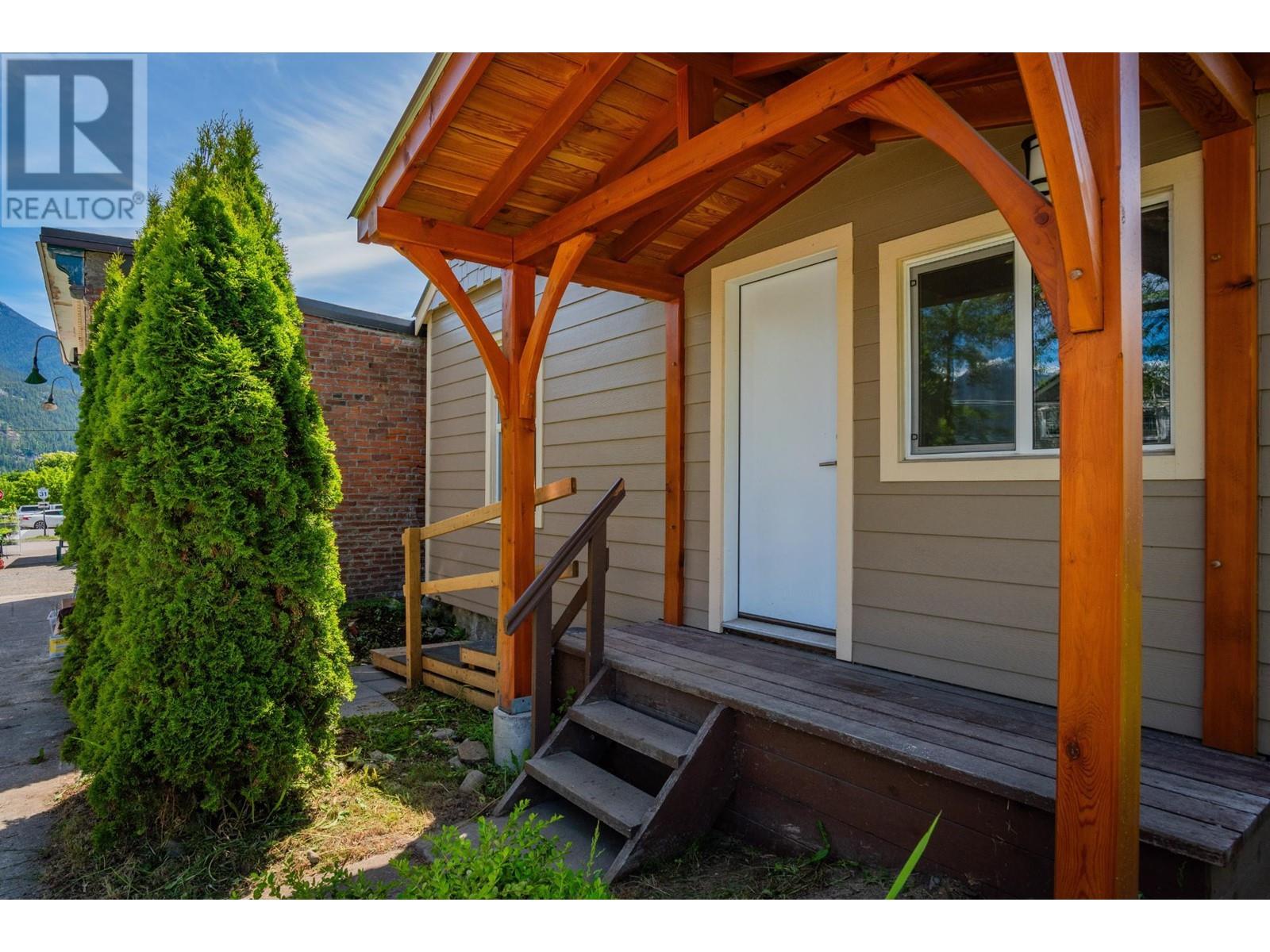 411 A Avenue, Kaslo, British Columbia  V0G 1M0 - Photo 5 - 10337374