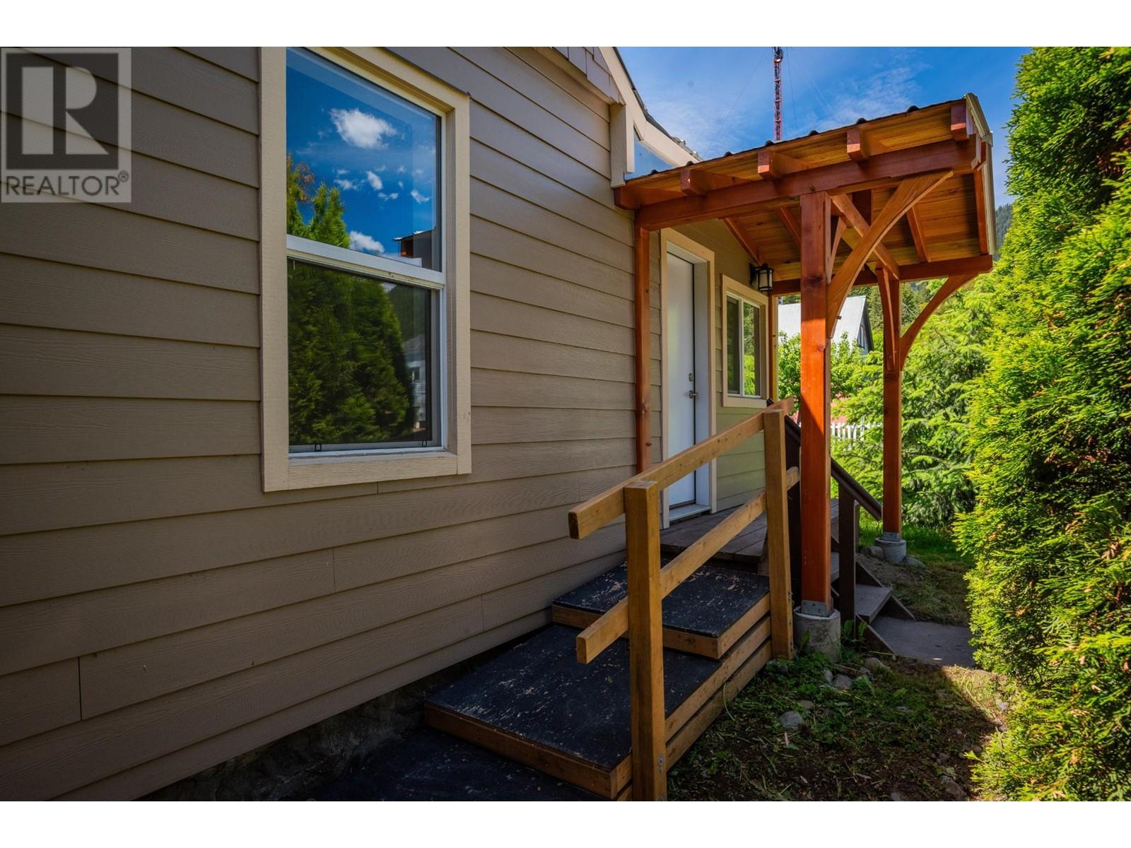 411 A Avenue, Kaslo, British Columbia  V0G 1M0 - Photo 7 - 10337374