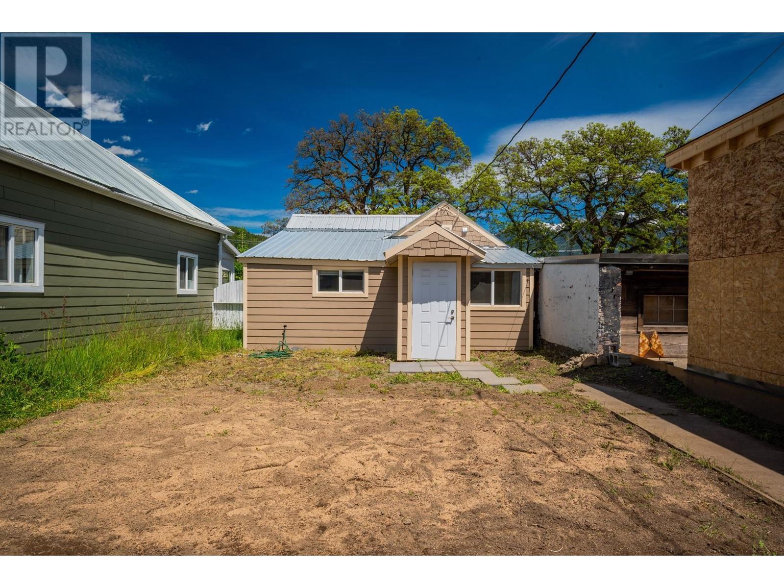 411 A Avenue, Kaslo, British Columbia  V0G 1M0 - Photo 8 - 10337374